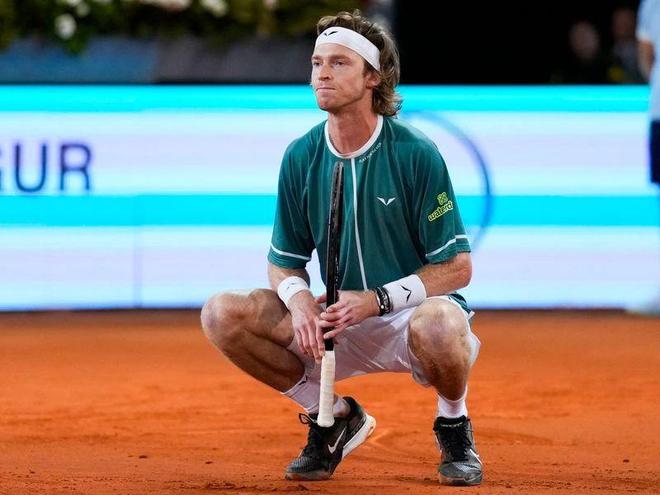 媒体持续关 媒体持续关