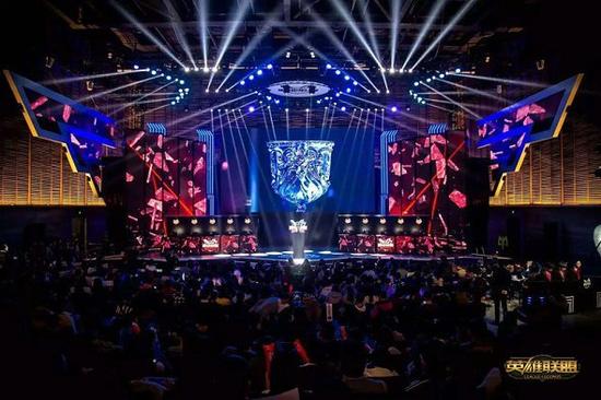 足坛稀缺 足坛稀缺