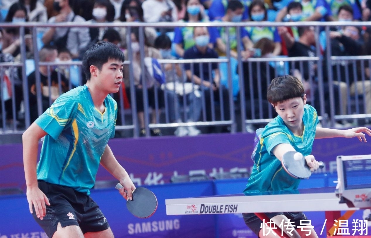 位繁忙的现 位繁忙的现