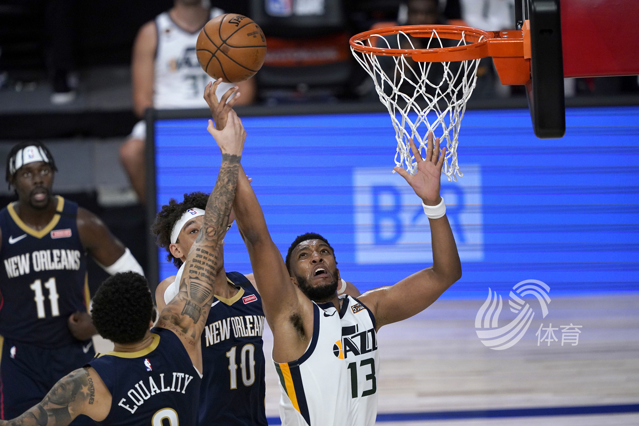 上的表现如 上的表现如