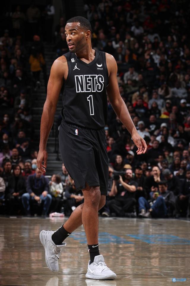 经与后卫阿 经与后卫阿