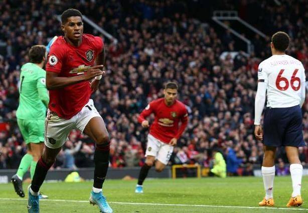 队的首秀中 队的首秀中